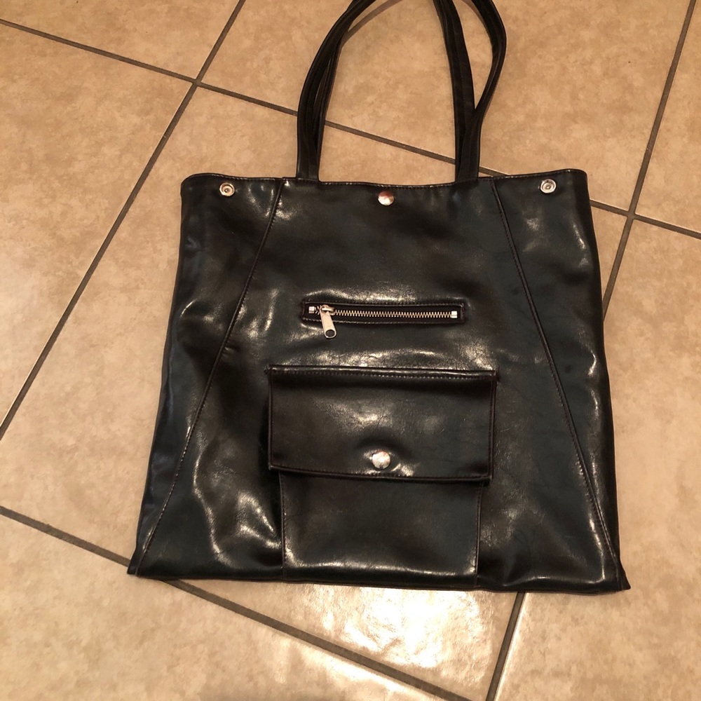 CRYSTAL KAE Expandable Leather Tote / Handbag. Beautiful soft leather